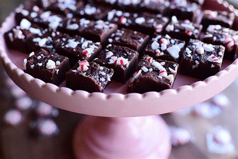 Which christmas dinner recipes will you make? Easy Peppermint Fudge (The Pioneer Woman Cooks!) | Peppermint fudge, Peppermint fudge recipe ...