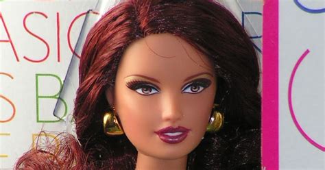 Royalty Girl 2011 Barbie Basics Collection 003 Model No 02 W3331