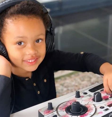 watch cute kairo forbes gets schooled by her mom dj zinhle fakaza news