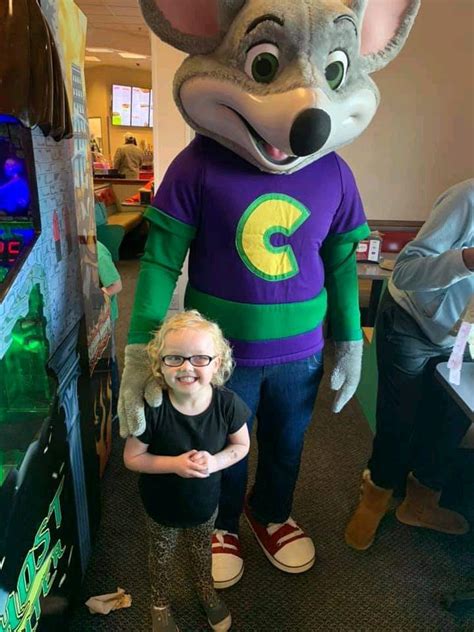 Chuck E Cheese Chuck E Cheese Mascot Mickey Mouse