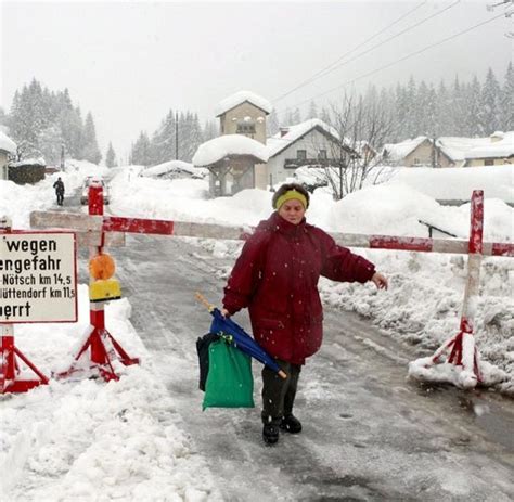 Gegen österreich siegt die squadra azzurra. Schnee und Regen: Österreich und Italien versinken im ...