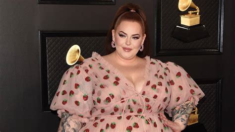 Tess Holliday Slams Fat Shaming Media For Their Photos Of Her