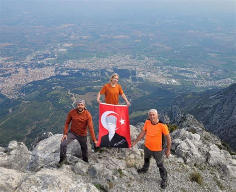 TURBELDAK Ekibinden 23 Nisana Özel Tırmanış Turgutlu Belediyesi