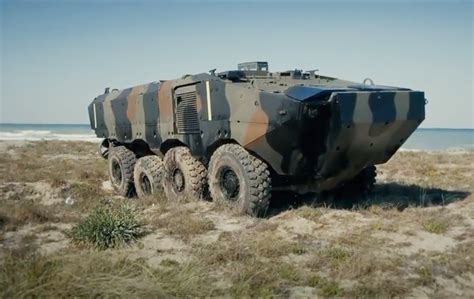 Франсуа клюзе, омар си, анн ле ни и др. Amphibious Combat Vehicle (ACV) 1.1 based on Iveco Defence ...