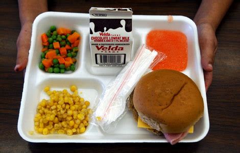 Th Grader Shares Lunch Gets Detention