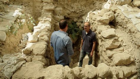 City Of David Excavations Reveal 2 600 Year Old Jerusalem Artifacts City Excavation Ancient
