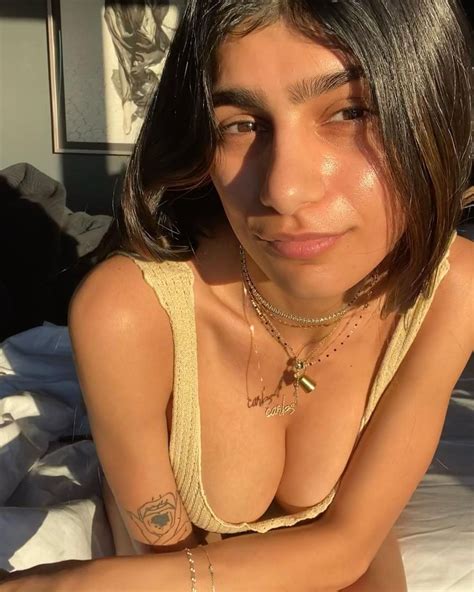 She was a fan of john wall and has supported him. Ex-Porn Star Mia Khalifa Urges Fans To Join US Election In ...