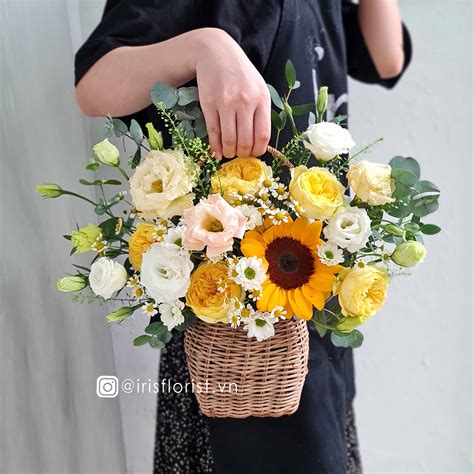 Giỏ Hoa Nhỏ Xinh Tone Cam Hồng Iris Florist