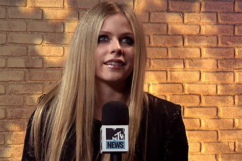 Avril Lavigne ~ Mtv News Interview Avril Lavigne Photo 34535385 Fanpop