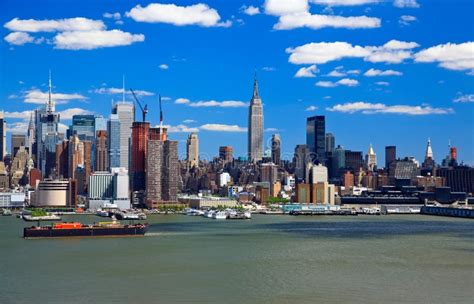 The Mid Town Manhattan Skyline On A Sunny Day Stock Image Image Of