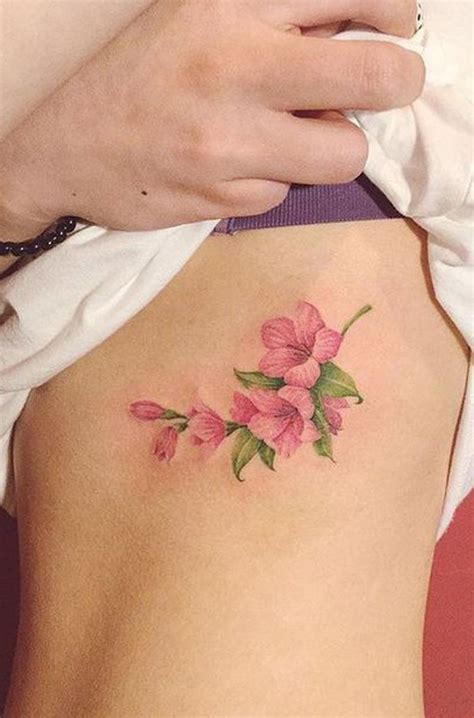 40 Idées De Tatouage Fleur De Lys Et Son Signification Mode Et Beauté