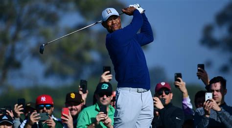 Tiger Woods eyes lead after hot start Saturday at Farmers ...