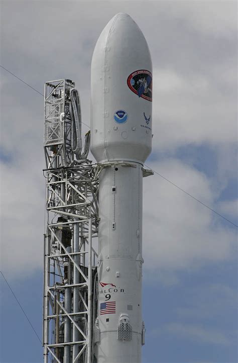 Photos Spacex Rocket Standing On Launch Pad Spaceflight Now
