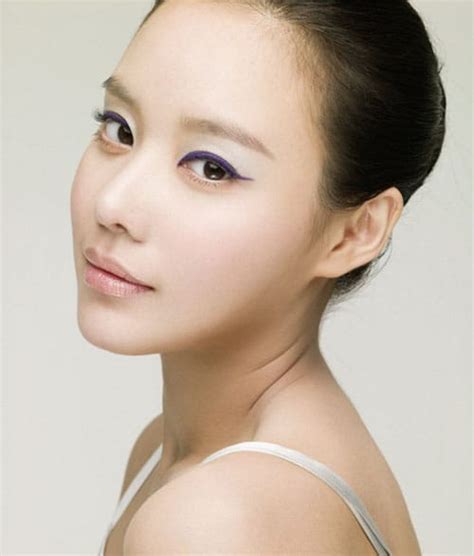 49 kg (108 lbs) blood type: Picture of Ah-jung Kim