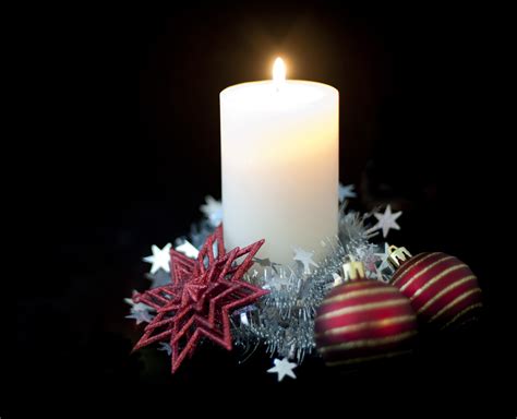 Photo of festive candle | Free christmas images