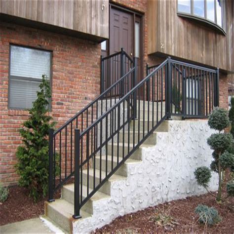 This balcony railing was installed on a texas barndominium or barn that has been converted into a residential space. High quality exterior aluminum balcony railing