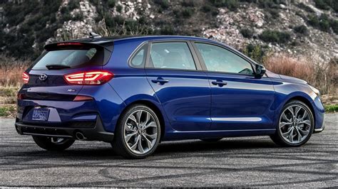 See all the available features of the 2020 hyundai elantra sport and start creating the perfect 2020 elantra sport for you at hyundaiusa.com. 2020 Hyundai Elantra GT N Line