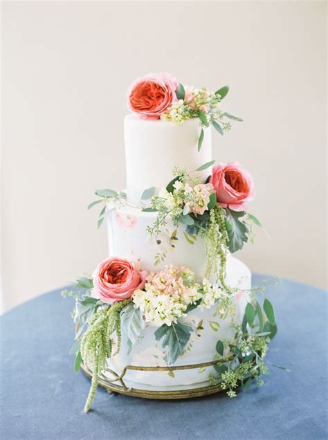 wedding cake decorations with flowers adding a touch of elegance and romance the fshn