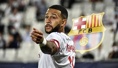 Memphis Depay Barcelona : Memphis Depay spotted house-hunting in