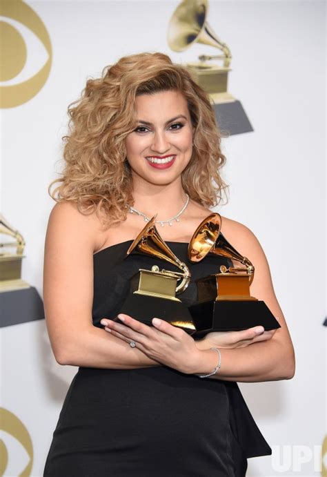 Photo Tori Kelly Wins Awards At The St Grammy Awards In Los Angeles