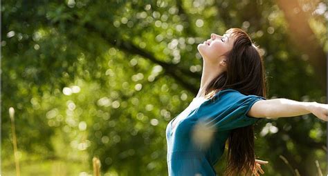 ¡atenta 6 Beneficios Saludables De La Meditación Mujer Ojo