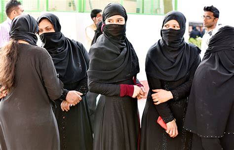 Muslim Women Welcome Govt S Triple Talaq Stand Want Ban At The Earliest