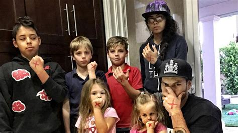 Sign up for kevin federline alerts: Kevin Federline Shares Adorable Snapshot of His Six Children All Together: 'They're Getting So ...