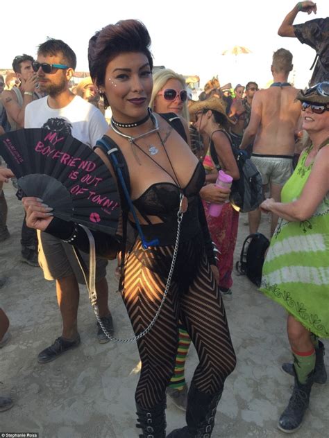 Burning Man 2015 S Craziest Costumes From Naked Angels To Sideshow Freaks Daily Mail Online