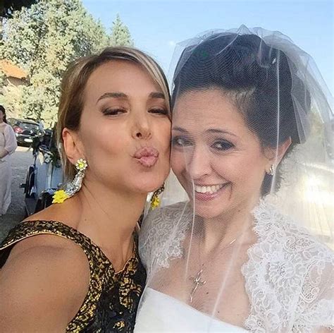 «non sai come mi arriva questo dolore.». Barbara D'Urso al matrimonio della sorella Eleonora ...