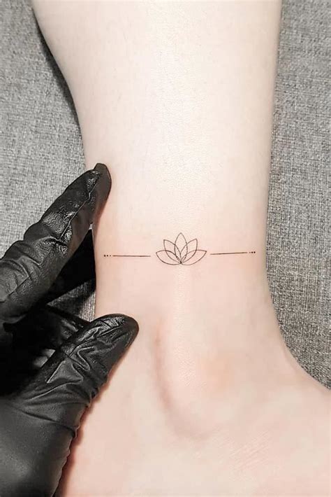 Top More Than 82 Flower Minimalist Tattoo Latest Esthdonghoadian