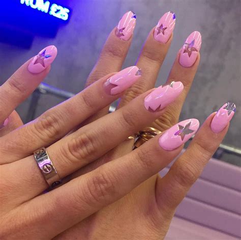 These Pretty In Pink Nails Are A Clever Way To Do The Negative Space