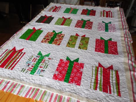 Tanderwen Quilts Tamoes Christmas Quilt And Myrtles Present Quilt