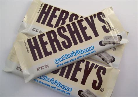 Hersheys Cookies N Cream Bar 40g American White Chocolate Bar Qty 2