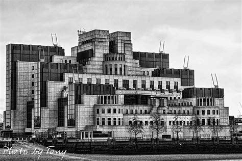 Mi6 Building London The Headquarters Of The British Secret Flickr