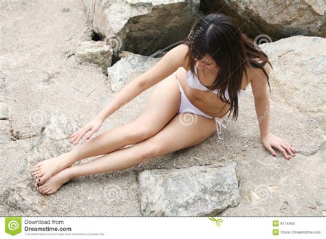 Mooie Aziatische Vrouw In Een Bikini Stock Afbeelding Image Of Pret Bikini