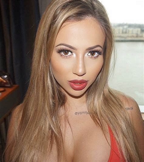 Holly Hagan Shows Off Epic Cleavage After Full Body Makeover Daily Star