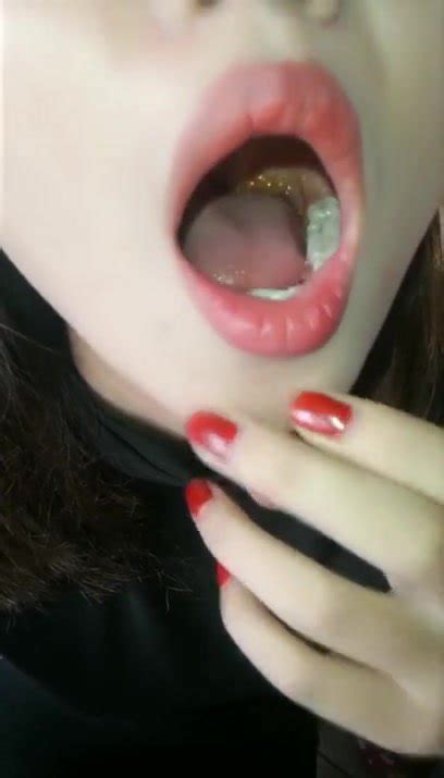 Chinese Girl Open Mouth Swallow