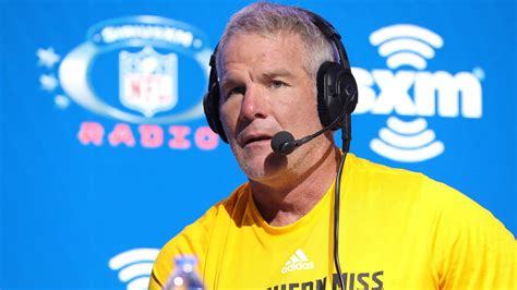 Brett Favre Teams Up With Concussion Legacy Foundation To Warn Against