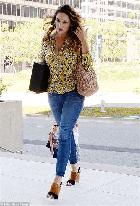 Mellow Yellow Earlier In The Day The Star Kelly Sported A Floral Blouse And Skinny Jeans As She