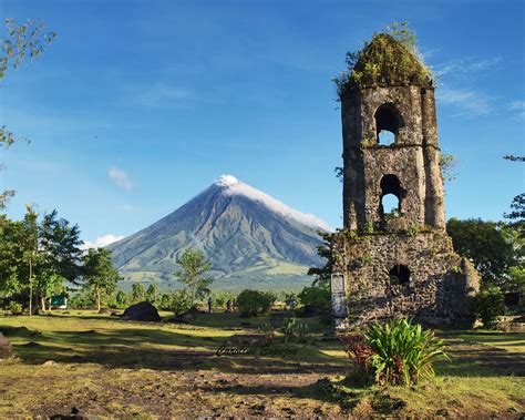 Mayon Volcano And Cagsawa Ruins The Majestic Mayon Volcano Flickr