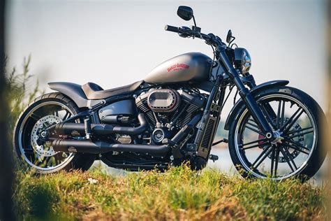 Thunderbike Redline • Customized Harley Davidson Breakout Fxbr