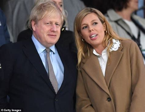 Carrie symonds (born 17 march 1988) is a british political activist, conservationist, and the fiancée of the prime minister of the united kingdom, boris johnson. Boris Johnson and pregnant Carrie Symonds are not tested ...