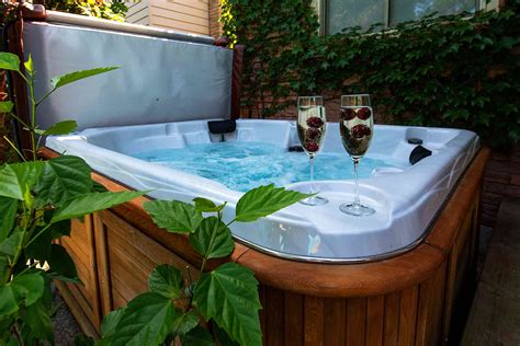 Hot Tubs A Guide To Choosing Installing Enjoying Checkatrade