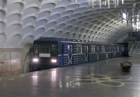 Kyivs'ka subway station, kharkiv, ukraine walkthrough 24.09.2020. На платформе станции метро "Киевская" умер мужчина ...