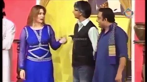 Stage Drama 2017 Sexy Jokes Naisr Chinioti And Megha Best Punjabi P1