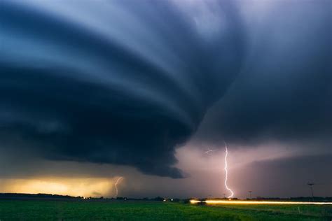 The Jaw Dropping Photography Of Storm Chaser Mike Hollingshead
