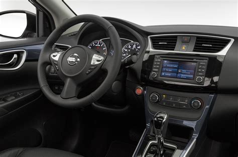 2016 Nissan Sentra Sr Interior View 02 Motor Trend En Español