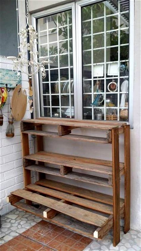 Pallet Vertical Shelves For Storage And Display 101 Pallet Ideas