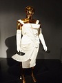 Relacja z wystawy „Christian Dior i ikony mody paryskiej” - Kraina Stylu
