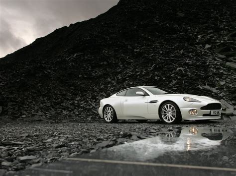 2007 Aston Martin Vanquish S Images
